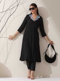 Swtantra - Women Black Cotton Blend Stripes Kurta with Pant