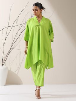 Swtantra - Women Green Pure Cotton Solid Kurta with Pant