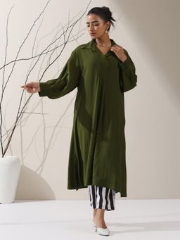 Swtantra - Women Green Cotton Blend Solid Kurta with Pant