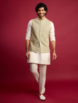 Vastramay - Green Embroidered Mandarin Neck Kurta Pant With Jacket