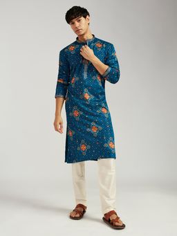 Vastramay - Turquoise Embroidered Mandarin Neck Kurta With Pyjama