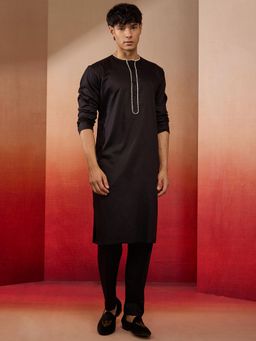 Vastramay - Black Solid/Plain Round Neck Kurta with Pyjama
