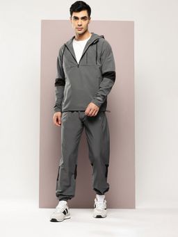 TURNFIT - Men Grey Colorblock Half Zip Hooded Gym Jacket with Joggers