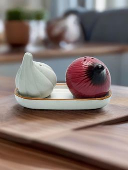 At Home by Nilkamal - Garlic Salt & Pepper With Tray (Multicolour)
