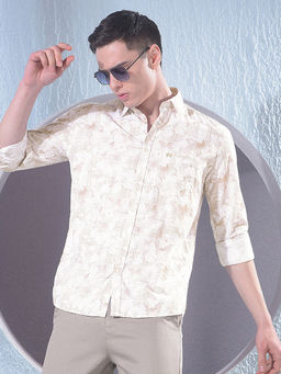 CRIMSOUNE CLUB - Men Beige Printed Shirt