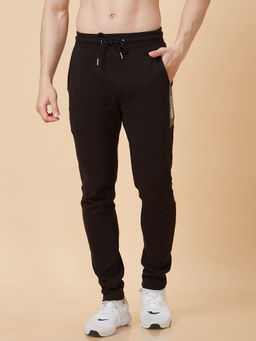Globus - Men Black Solid Regular Fit Sports Track Pants