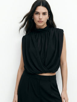 Outzidr - Women Black Solid/Plain Polyester Crop Top
