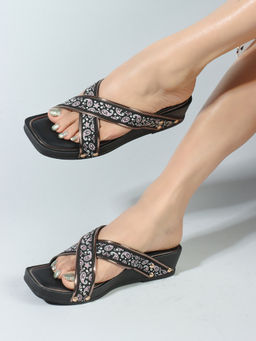 Iconics - Womens Fashionable Black Color Sandals