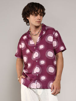 Campus Sutra - Mens Wine Relaxed Face Printed Shirt