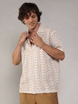 Campus Sutra - Mens Beige Embroidered Circular Shirt