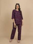 Maroon color option, Currently selected