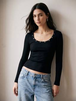 Outzidr - Black Scoop Neck Fitted Top
