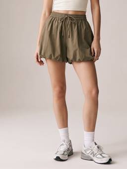Outzidr - Khaki Bubble Hem Solid Shorts