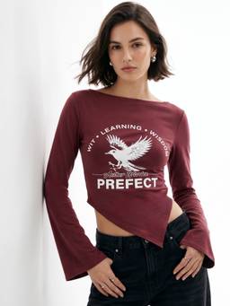 Outzidr - Wine Asymmetric Hem Top With Varsity Graphic Print