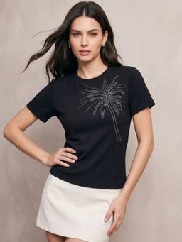 Outzidr - Black Fitted T-Shirt With Floral Embellishments