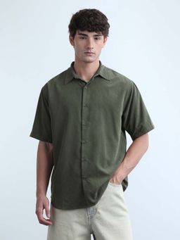 Flying Machine - Green Solid Plain Polyester Shirt