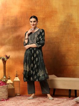 Nayam by lakshita - Women Green Embroidered Kurta and Pant