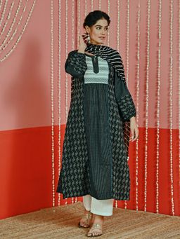 Myaara - Black Kantha Cotton Kurta And Pant With Leheriya Chiffon Dupatta (Set of 3)