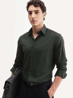 Rare Rabbit - Green Solid Regular Fit Shirt
