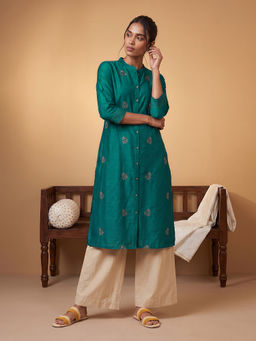 max - Women Green Floral Embroidered Kurta