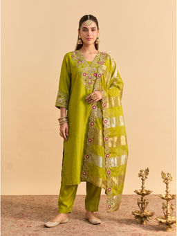 THE52 - Women Green Floral Embroidered Kurta with Pant and Dupatta