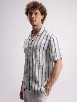 HIGHLANDER - Men's Off White Collar Neck Half Sleeves Relaxed Stripes Shirt