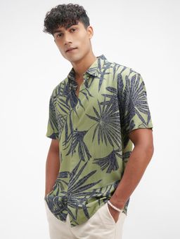 HIGHLANDER - Men's Green Collar Neck Half Sleeves Relaxed Floral Shirt