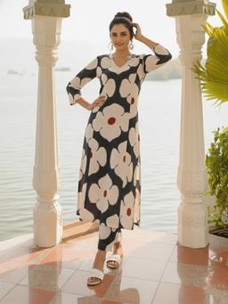 Gahan - Womens White Rayon Blend Printed Straight Kurta with Pant