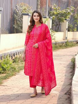 Gahan - Womens Pink Rayon Blend Printed Straight Kurta with Pant & Dupatta