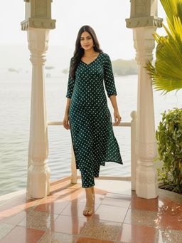 Gahan - Womens Green Rayon Blend Printed Straight Kurta with Pant