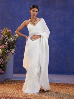 Gajra Gang - Modern Route White Pleated Saree
