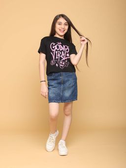 Wakai - Girls Graphic Printed Round Neck T-Shirt