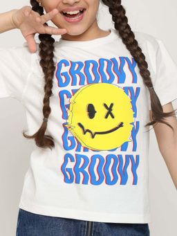 Wakai - Girls Graphic Printed Round Neck T-Shirt
