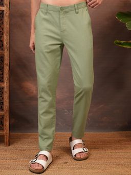 LOCOMOTIVE - Men Green Premium Mid Rise Solid Trouser
