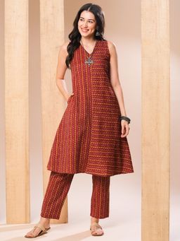 Globus - Women Maroon V-Neck Geometric Print Kantha Work A-Line Kurta & Pants Set