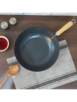 Femora - Carbon Steel Wok 30 Cm With Wooden Handle, 3 Layer Non-Stick Coating Wok, Black