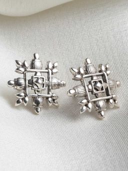 Karatcart - KUNUZ by 925 Sterling Silver Oxidised Studs Earrings for Women