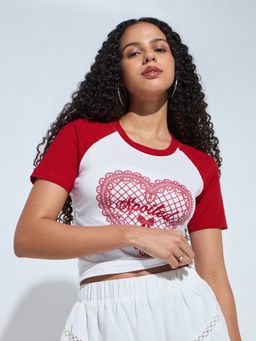 Outzidr - Women White Cotton Lycra Typography Bodycon Fit T-Shirt