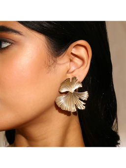 Priyaasi - Fairy Gold Plated Floral Fashiony Stud Earrings