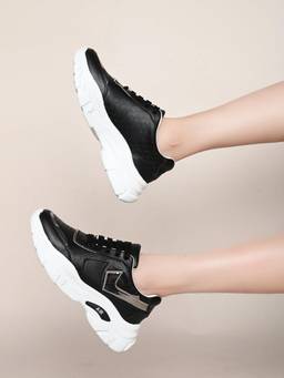 XE Looks - Women'S Black Sneakers