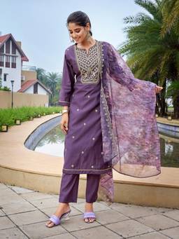 Gahan - Womens Purple Viscose Chanderi Yoke Design Kurta & Pant with Dupatta