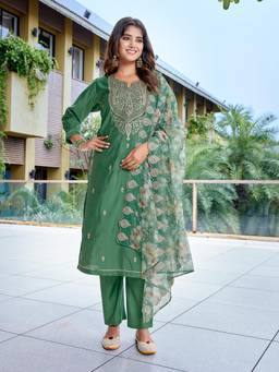 Gahan - Womens Green Viscose Chanderi Yoke Design Kurta & Pant with Dupatta
