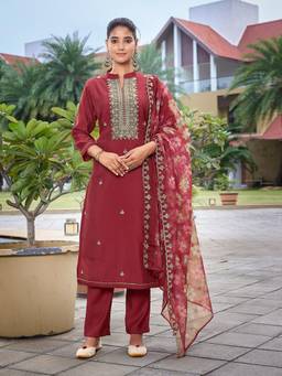 Gahan - Womens Maroon Viscose Chanderi Yoke Design Kurta & Pant with Dupatta