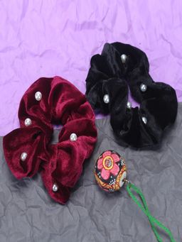 JEWELZ - Women Velvet Pearl Hair Scrunchies