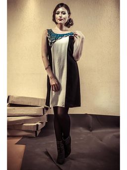 CHHAYA MEHROTRA - Pure Pashmina Asymmetrical Yoke Tunic