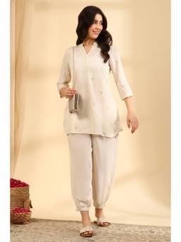 Rangriti - Women Off White Rayon Flex Regular Solid Kurti