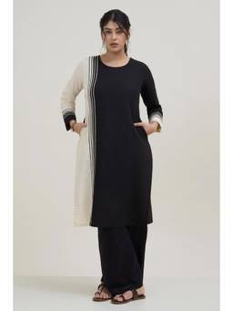 Rangriti - Women Black White Cotton Flex Straight Colorblock Kurta