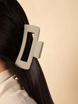 Twenty Dresses by Nykaa Fashion - Finding My Spirit Animal Hair Clip