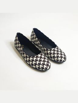 THE ALTER - Women White Houndstooth Ballerinas