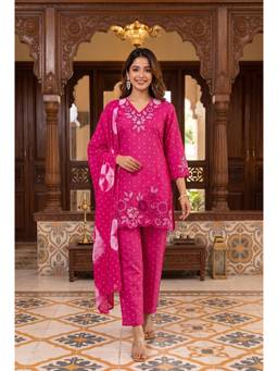 WOOMN - Printed Embroider Kurta Set with Patch Work